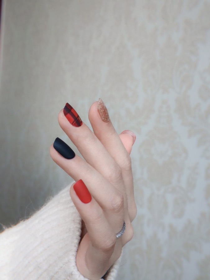 亮片与格纹美甲辅图