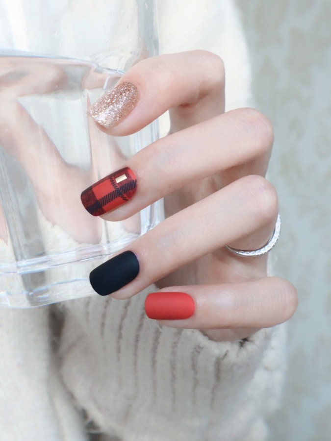 暖调极简美甲辅图